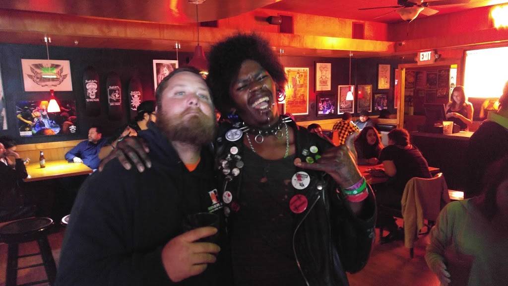 Strummers Bar & Grill | night club | 833 E Fern Ave, Fresno, CA 93728, USA | 5594855356 OR +1 559-485-5356