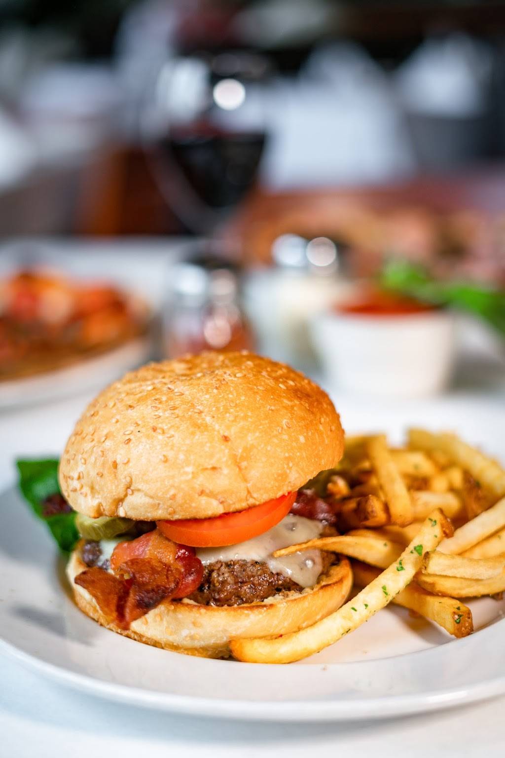 Zinfandel Grille | restaurant | 2384 Fair Oaks Blvd, Sacramento, CA 95825, USA | 9164857100 OR +1 916-485-7100