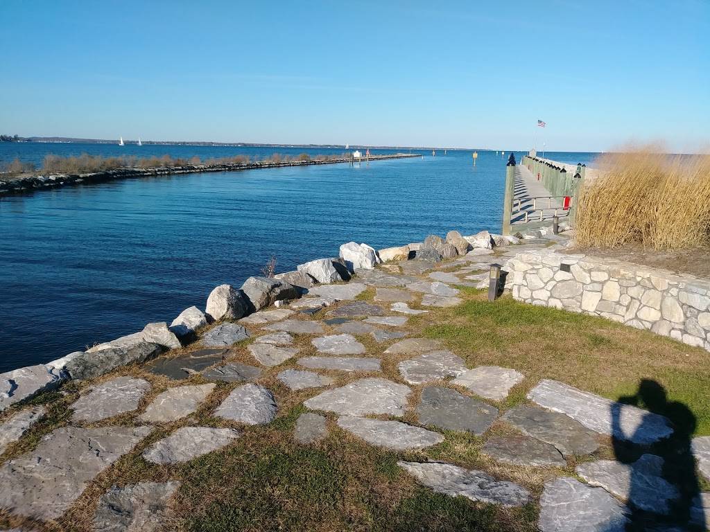 Herrington Harbour South | restaurant | 7149 Lake Shore Dr, North Beach, MD 20714, USA | 3018558399 OR +1 301-855-8399