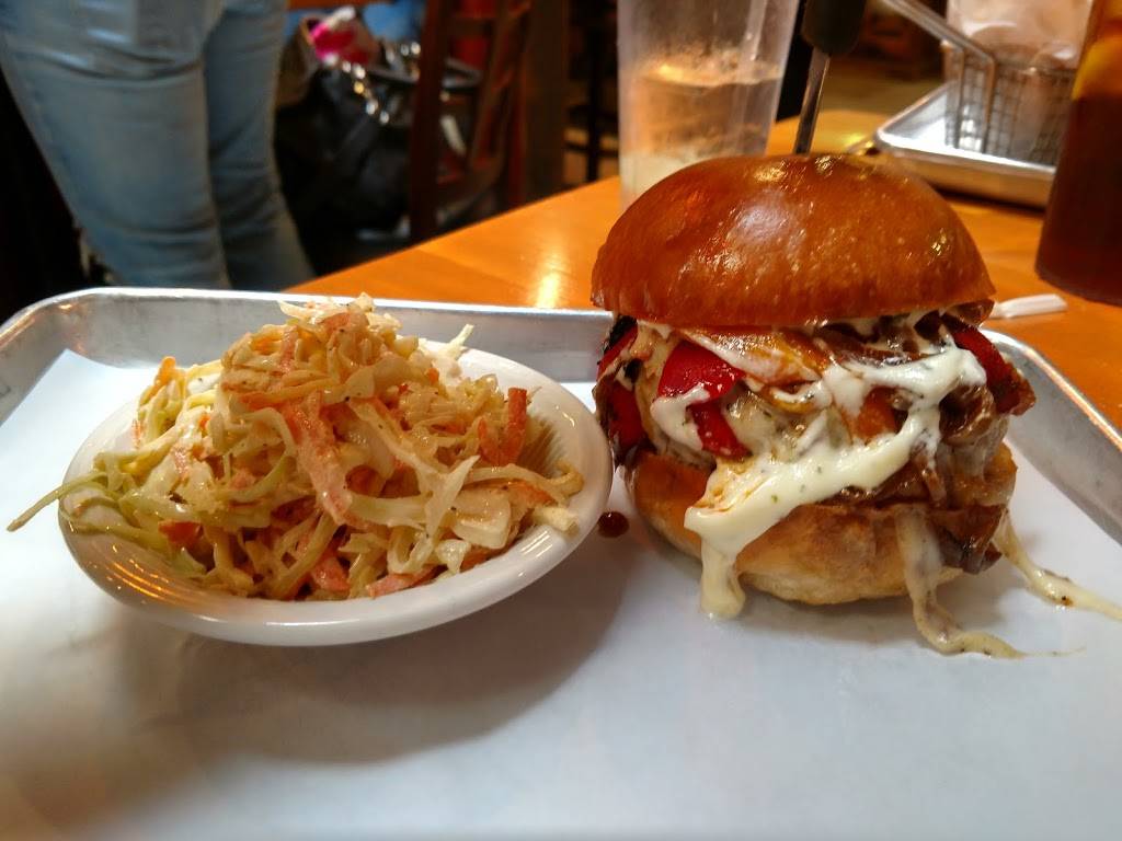Burgerology Huntington | restaurant | 308 Main St, Huntington, NY 11743, USA | 6319232441 OR +1 631-923-2441
