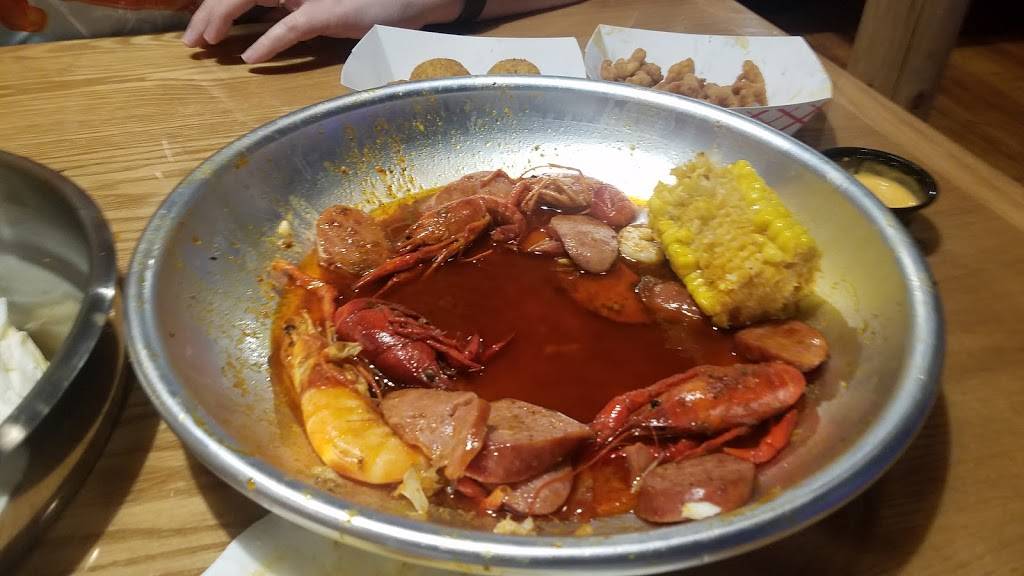 Shaking Seafood & Wings | restaurant | 3110 Mapleleaf Dr, Lexington, KY 40509, USA | 8592648888 OR +1 859-264-8888