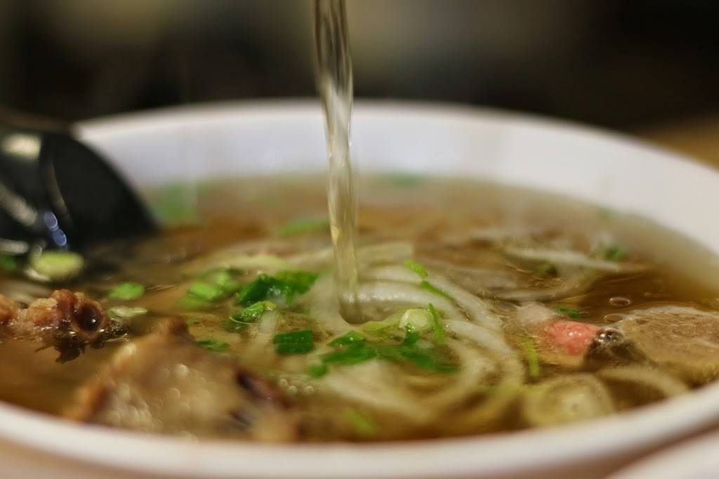 PHOnatik Vietnamese Cuisine & Lounge | restaurant | 901 E Dimond Blvd, Anchorage, AK 99515, USA | 9073368880 OR +1 907-336-8880