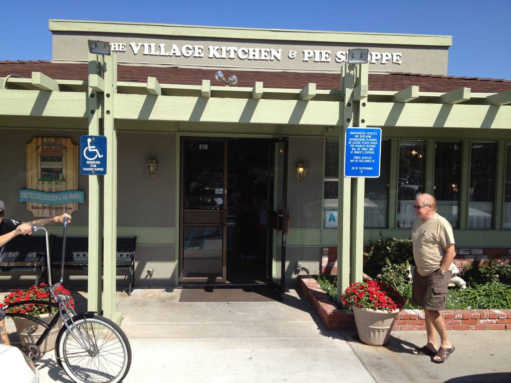 Village Kitchen & Pie Shoppe | restaurant | 950 Tamarack Ave, Carlsbad, CA 92008, USA | 7607296414 OR +1 760-729-6414