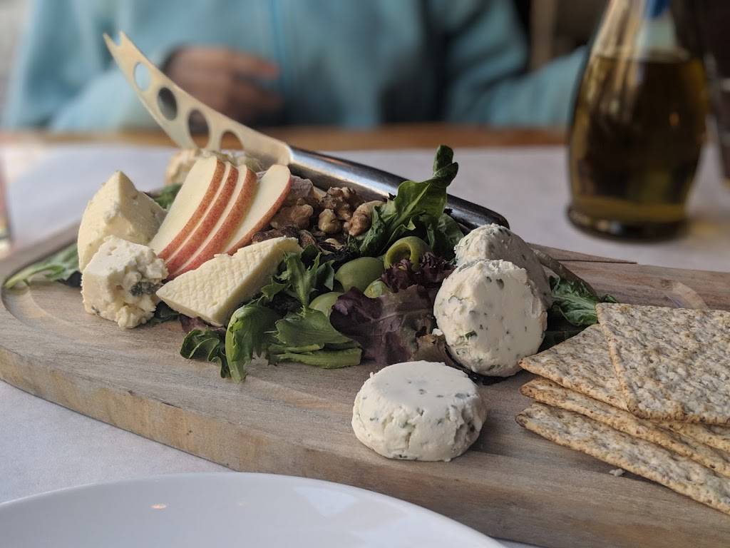 Onesto | restaurant | 221 N Broadway, Milwaukee, WI 53202, USA | 4143081600 OR +1 414-308-1600