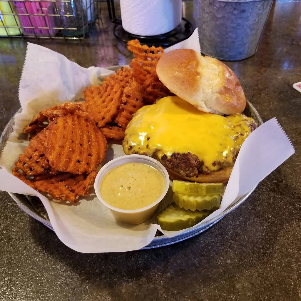 Billys Tap | night club | 172 E Elm St, Canton, IL 61520, USA | 3096479639 OR +1 309-647-9639