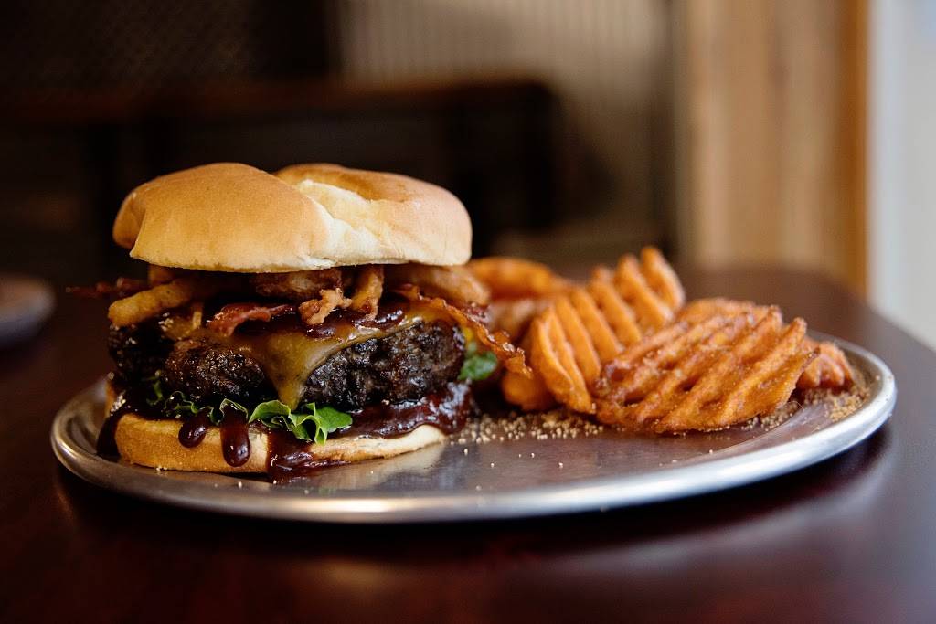 Snookums Steakhouse | restaurant | 806 E Main St #1706, Henderson, TN 38340, USA | 7319893490 OR +1 731-989-3490