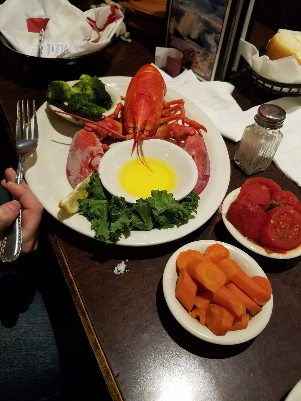 Village Inn | restaurant | 165 High St, Auburn, ME 04210, USA | 2077827796 OR +1 207-782-7796