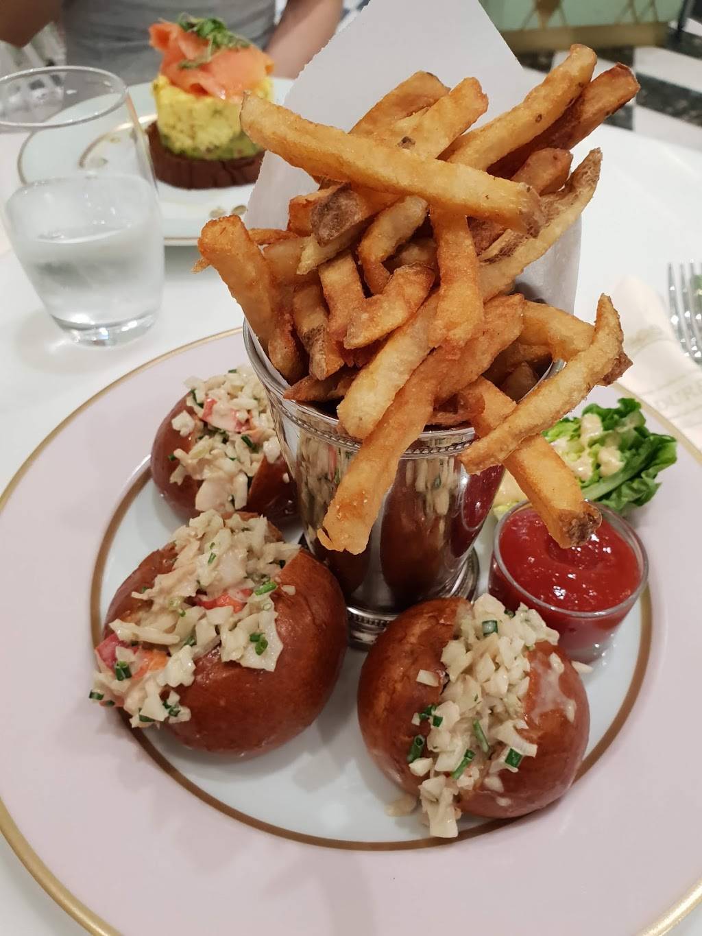 Ladurée | bakery | 311 N Beverly Dr, Beverly Hills, CA 90210, USA | 3106231100 OR +1 310-623-1100