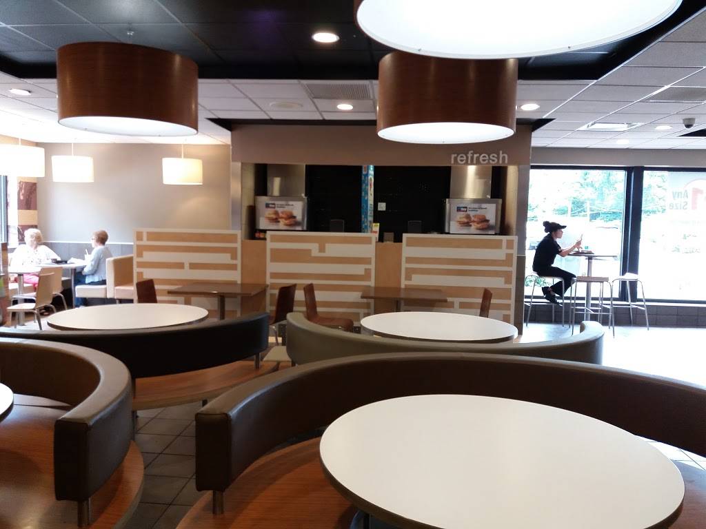 McDonalds | cafe | 323 Midland Trail, Smithers, WV 25186, USA | 3044424803 OR +1 304-442-4803