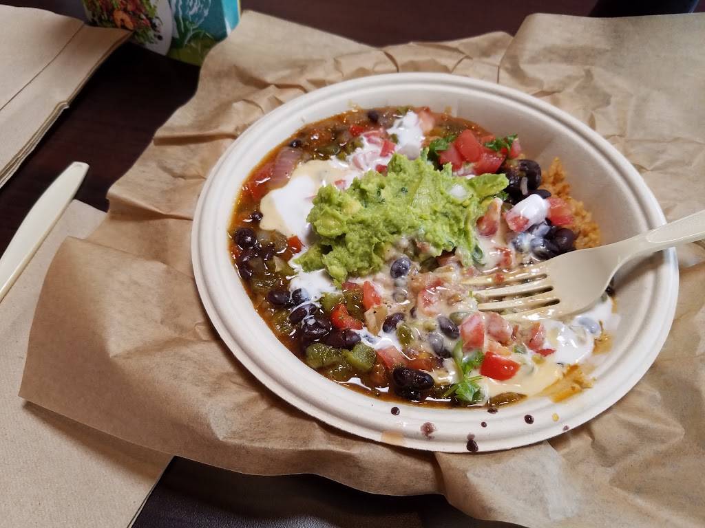 QDOBA Mexican Eats | restaurant | 1125 Winneconne Ave, Neenah, WI 54956, USA | 9204867406 OR +1 920-486-7406
