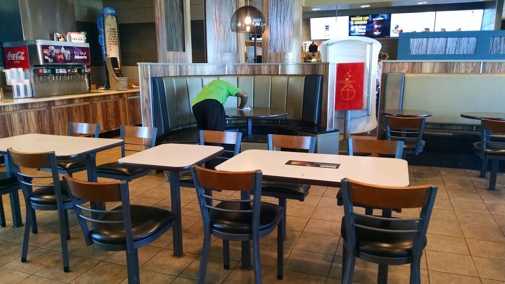 McDonalds | cafe | 808 S Rochester Rd, Rochester, MI 48307, USA | 2486528661 OR +1 248-652-8661