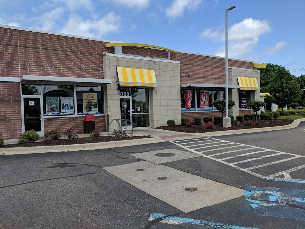 McDonalds | cafe | 3752 S State Rd, Ann Arbor, MI 48108, USA | 7346688082 OR +1 734-668-8082