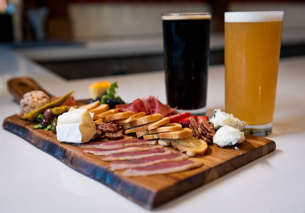 Copper Vine | restaurant | 1001 Poydras St, New Orleans, LA 70112, USA | 5042089535 OR +1 504-208-9535