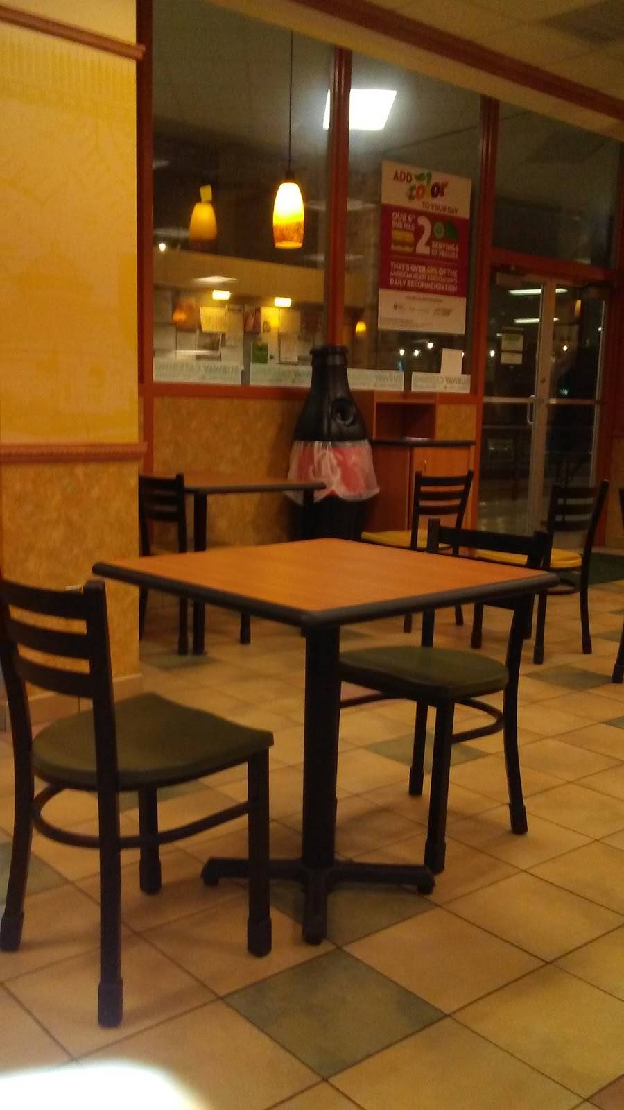 Subway | meal takeaway | 1900 W Olney Ave, Philadelphia, PA 19141, USA | 2159511388 OR +1 215-951-1388