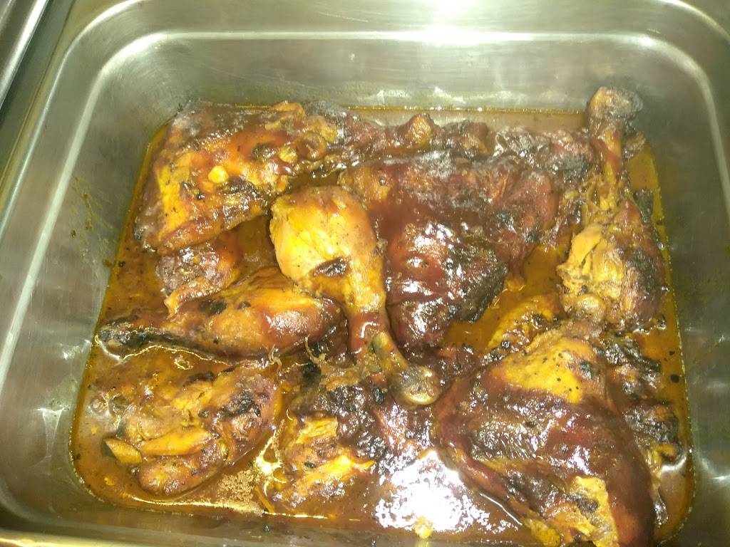 BGF Bobby Qs | restaurant | 447 N Main St, Freeport, NY 11520, USA | 5165444407 OR +1 516-544-4407