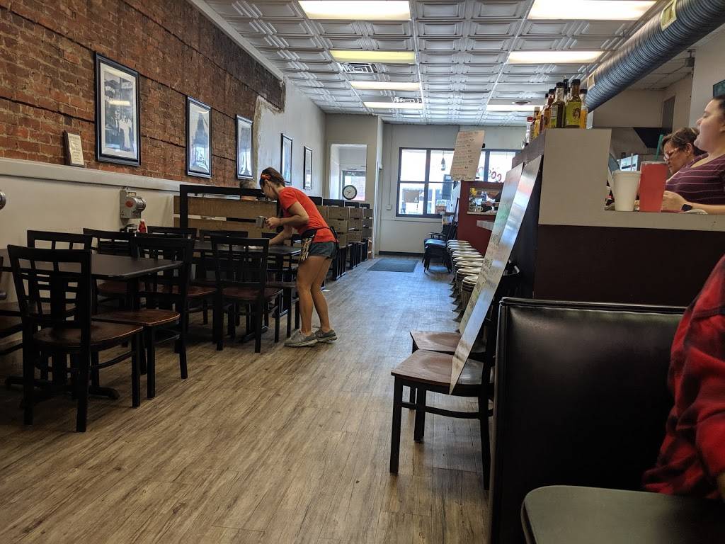 Leos Diner | restaurant | 6055 Maple St, Omaha, NE 68104, USA | 4025532280 OR +1 402-553-2280