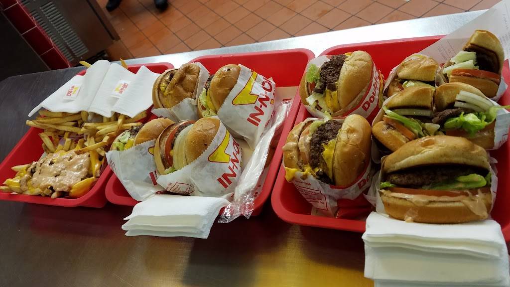 In-N-Out Burger | restaurant | 2501 N Tarrant Pkwy, Fort Worth, TX 76177, USA | 8007861000 OR +1 800-786-1000