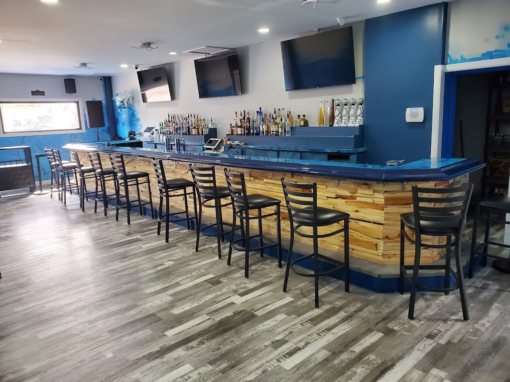 AZULE SOCIAL LOUNGE | restaurant | 12524 Lorain Ave, Cleveland, OH 44111, USA | 2167859519 OR +1 216-785-9519