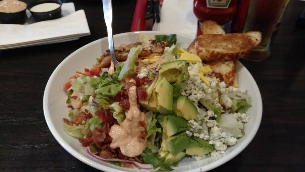 Red Robin Gourmet Burgers and Brews | restaurant | 27476 W Lugonia Ave, Redlands, CA 92374, USA | 9097925641 OR +1 909-792-5641