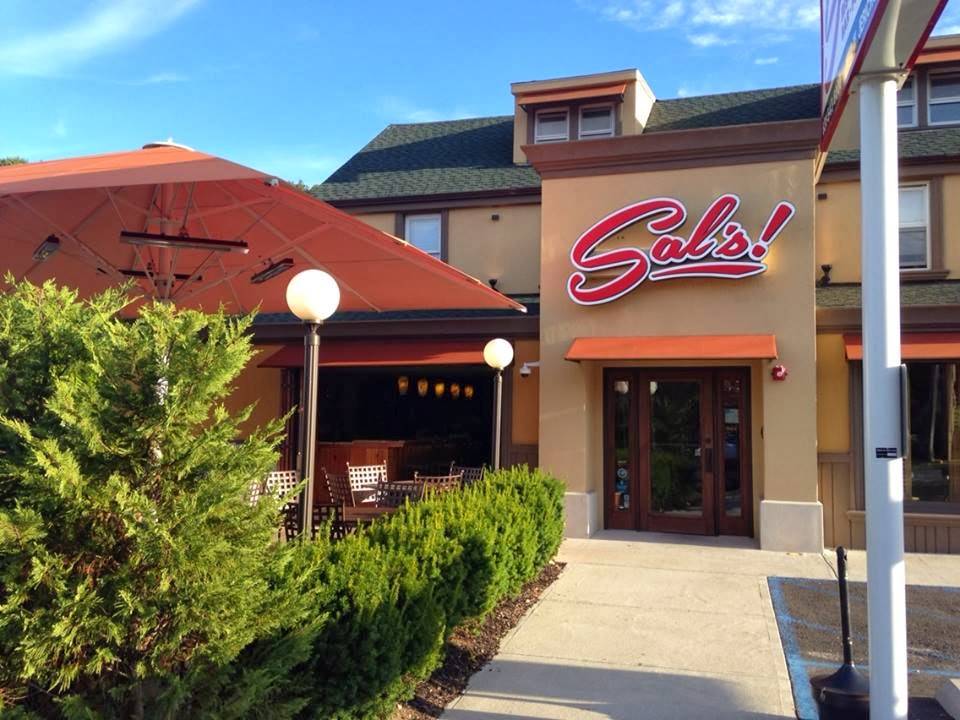 Sals Ristorante & Bar | meal takeaway | 1012 W Jericho Turnpike, Smithtown, NY 11787, USA | 6315436000 OR +1 631-543-6000