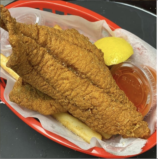 Crave/Society | restaurant | 2201 W Walnut St Unit A, Chicago, IL 60612, USA | 3122834253 OR +1 312-283-4253