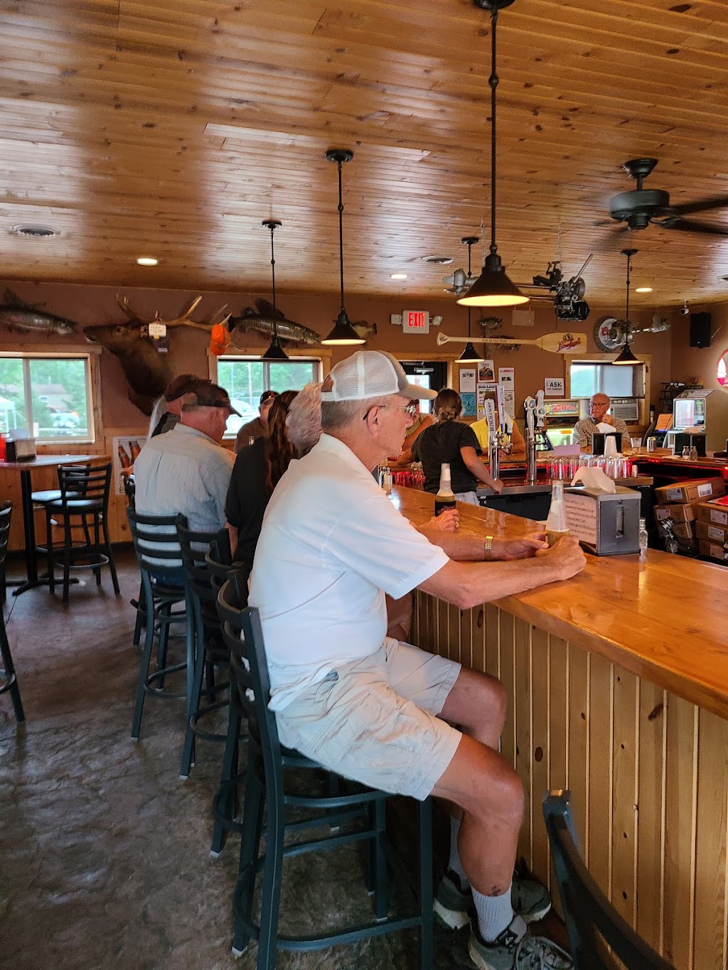 Hooked At Outboards Bar & Grill | restaurant | W13219 County Rd M, Gilman, WI 54433, USA | 7156685319 OR +1 715-668-5319