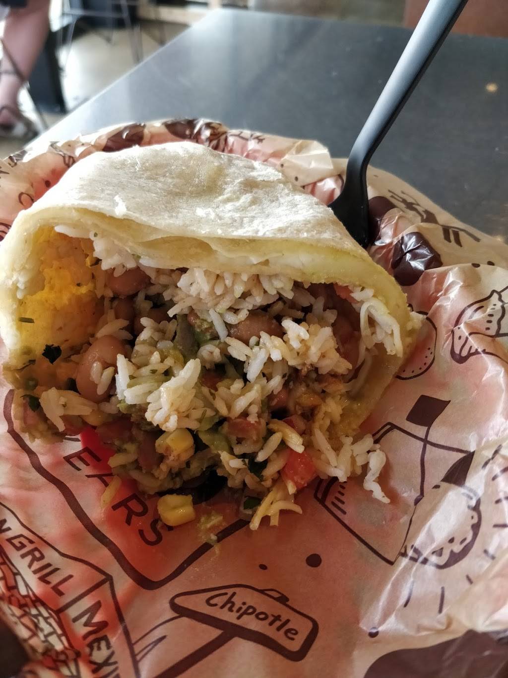 Chipotle Mexican Grill | restaurant | 7030 Youree Dr, Shreveport, LA 71105, USA | 3187988896 OR +1 318-798-8896