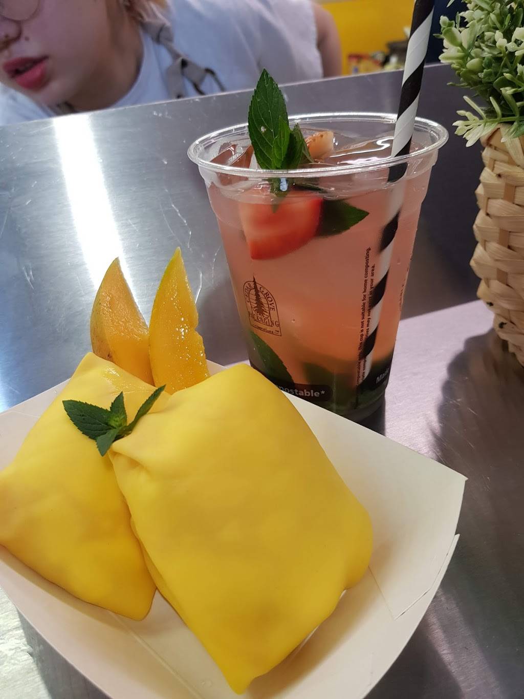 Canadian National Exhibition Food Building | restaurant | 10 Nova Scotia Ave, Toronto, ON M6K 3C3, Canada | 4162633330 OR +1 416-263-3330