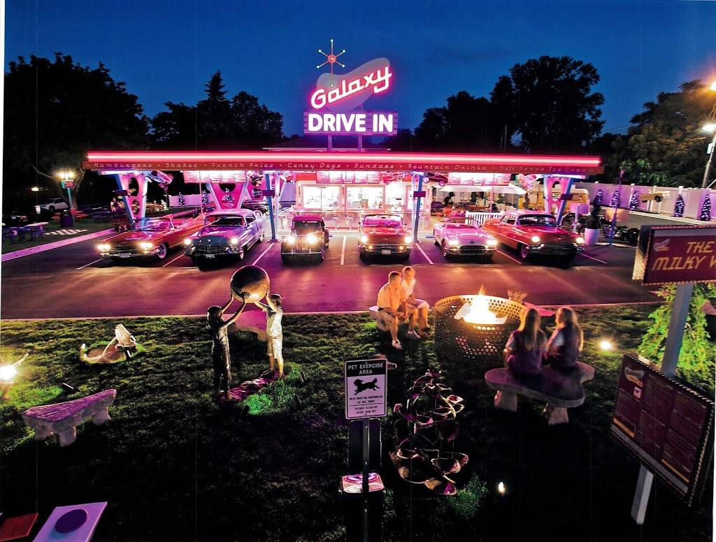 Clays Galaxy Drive In | restaurant | 3712 Quebec Ave S, Minneapolis, MN 55426, USA | 9522777777 OR +1 952-277-7777