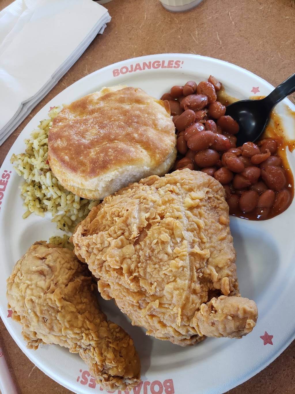 Bojangles Famous Chicken n Biscuits | restaurant | 1600 Morris Ave, Fultondale, AL 35068, USA | 2058414118 OR +1 205-841-4118