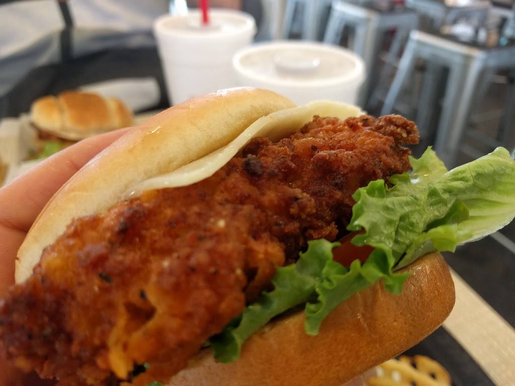 Chick-fil-A | restaurant | 101 S Veterans Pkwy, Normal, IL 61761, USA | 3092689500 OR +1 309-268-9500