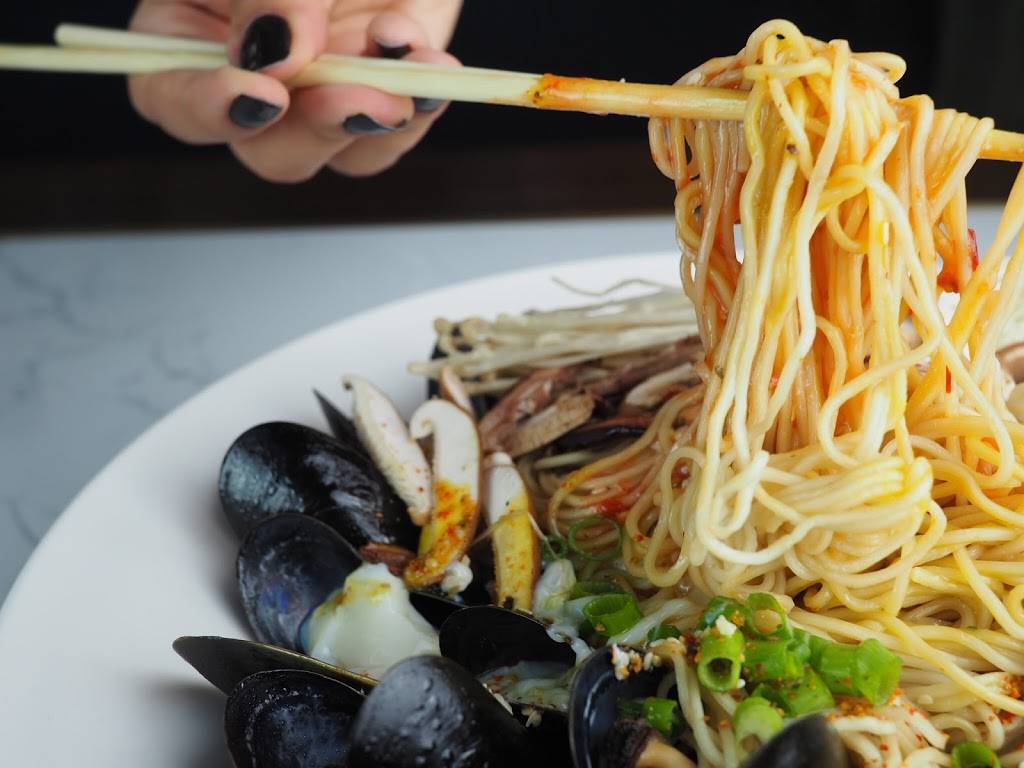 Portsmith | restaurant | 660 N State St, Chicago, IL 60654, USA | 3122026050 OR +1 312-202-6050