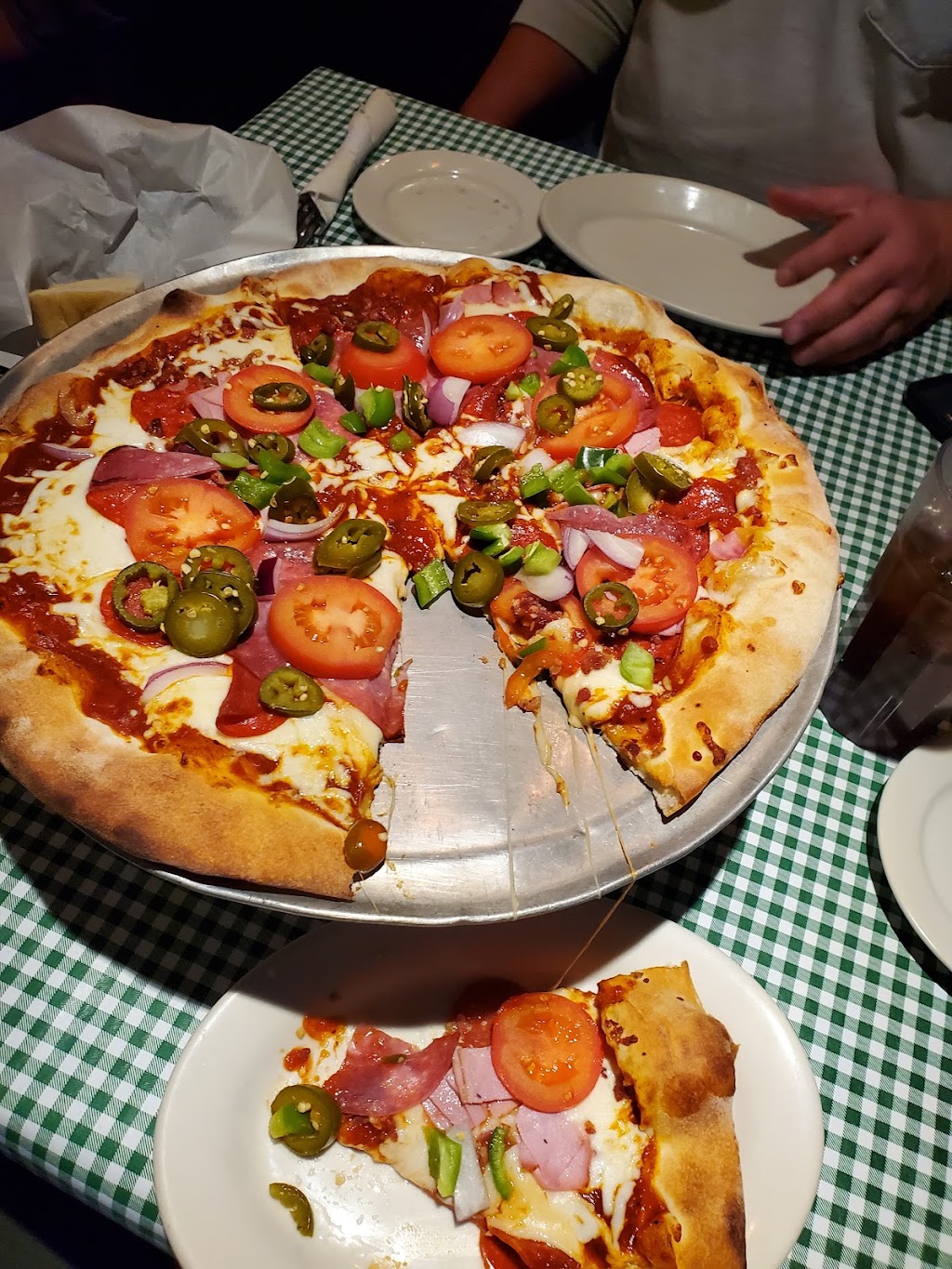 Johnny Carinos | restaurant | 3203 S Dogwood Rd, El Centro, CA 92243, USA | 7603379588 OR +1 760-337-9588