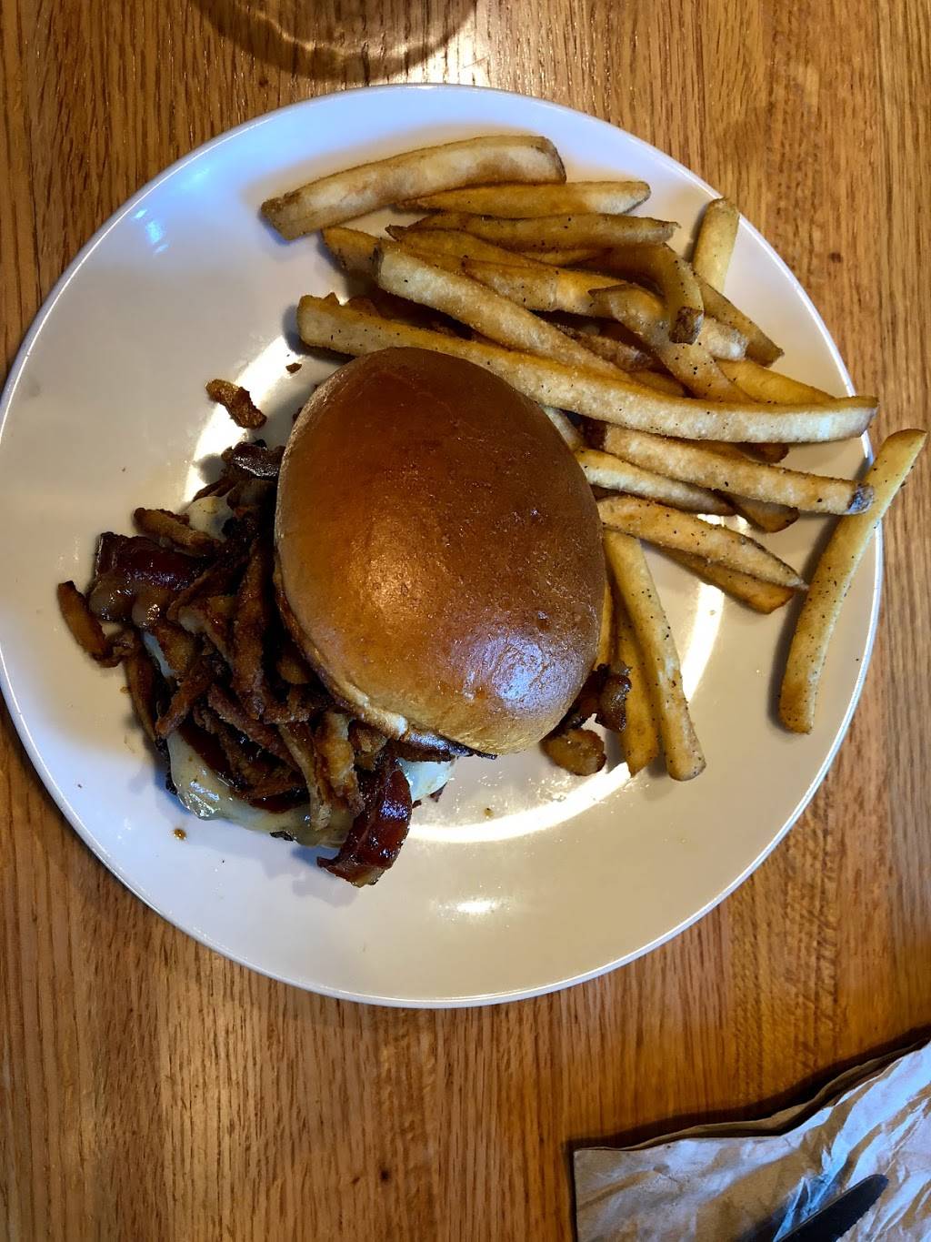 Applebees Grill + Bar | restaurant | 3819 Bridgeport Way W, University Place, WA 98466, USA | 2535665968 OR +1 253-566-5968