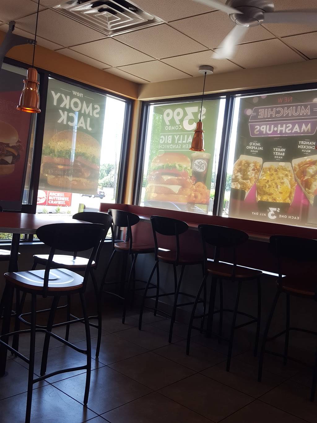 Jack in the Box | restaurant | 10742 Veterans Memorial Dr, Houston, TX 77038, USA | 2819991555 OR +1 281-999-1555
