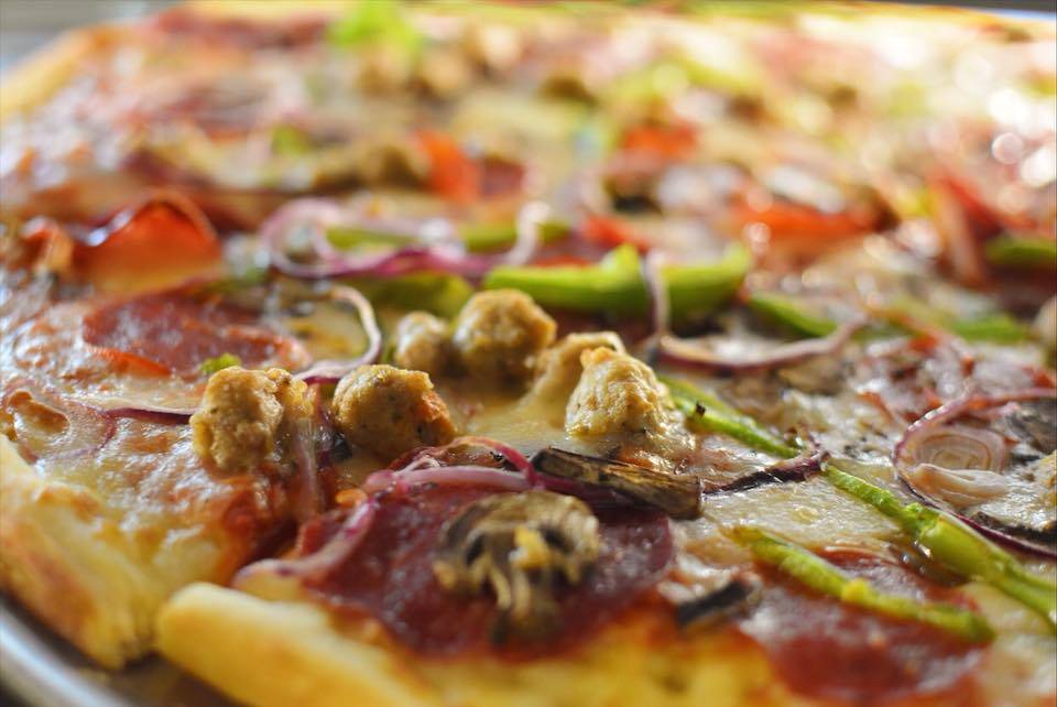 SF Hole in the Wall Pizza | meal delivery | 3244 Scott St, San Francisco, CA 94123, USA | 4157752583 OR +1 415-775-2583