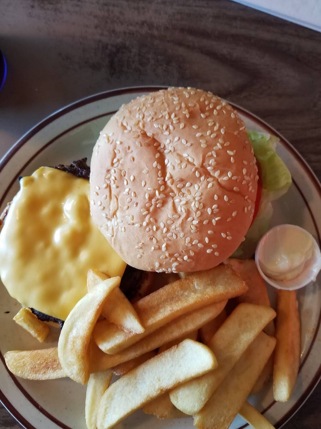 Almond Tree Restaurant & Lounge | night club | 1490 Sycamore Ave, Atwater, CA 95301, USA | 2093586331 OR +1 209-358-6331