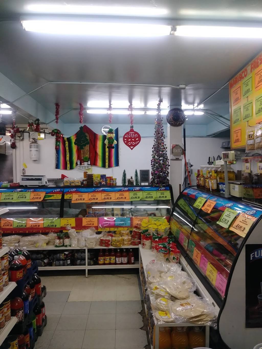 Uruapan Carniceria | restaurant | 6541 N 59th Ave, Glendale, AZ 85301, USA | 6239319079 OR +1 623-931-9079