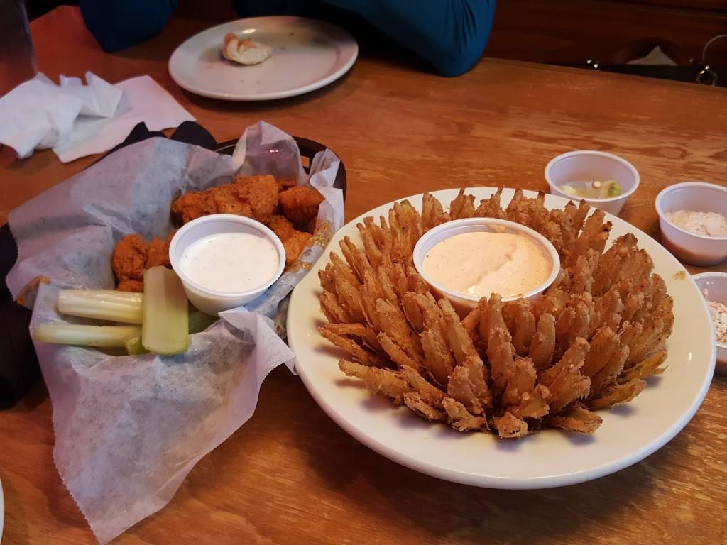 Texas Roadhouse | restaurant | 13830 I-35, Live Oak, TX 78233, USA | 2109674998 OR +1 210-967-4998