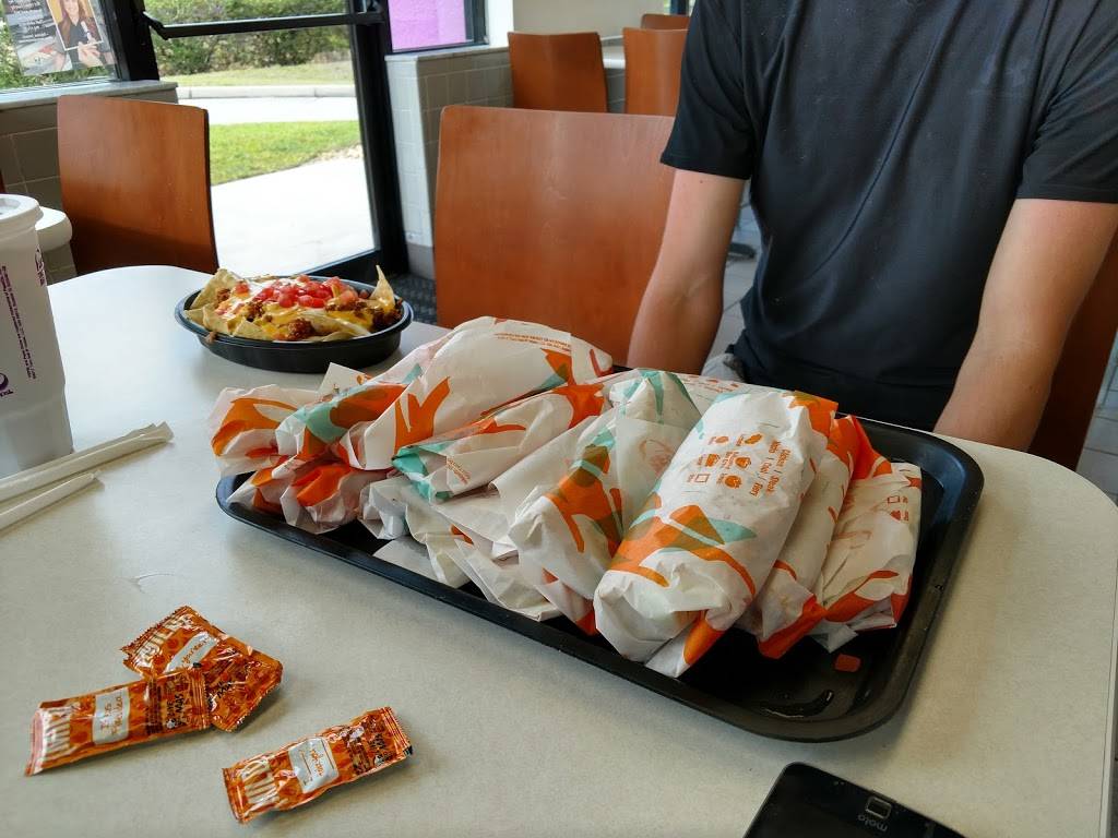 Taco Bell | meal takeaway | 11290 Summerlin Square Dr, Fort Myers Beach, FL 33931, USA | 2394377177 OR +1 239-437-7177