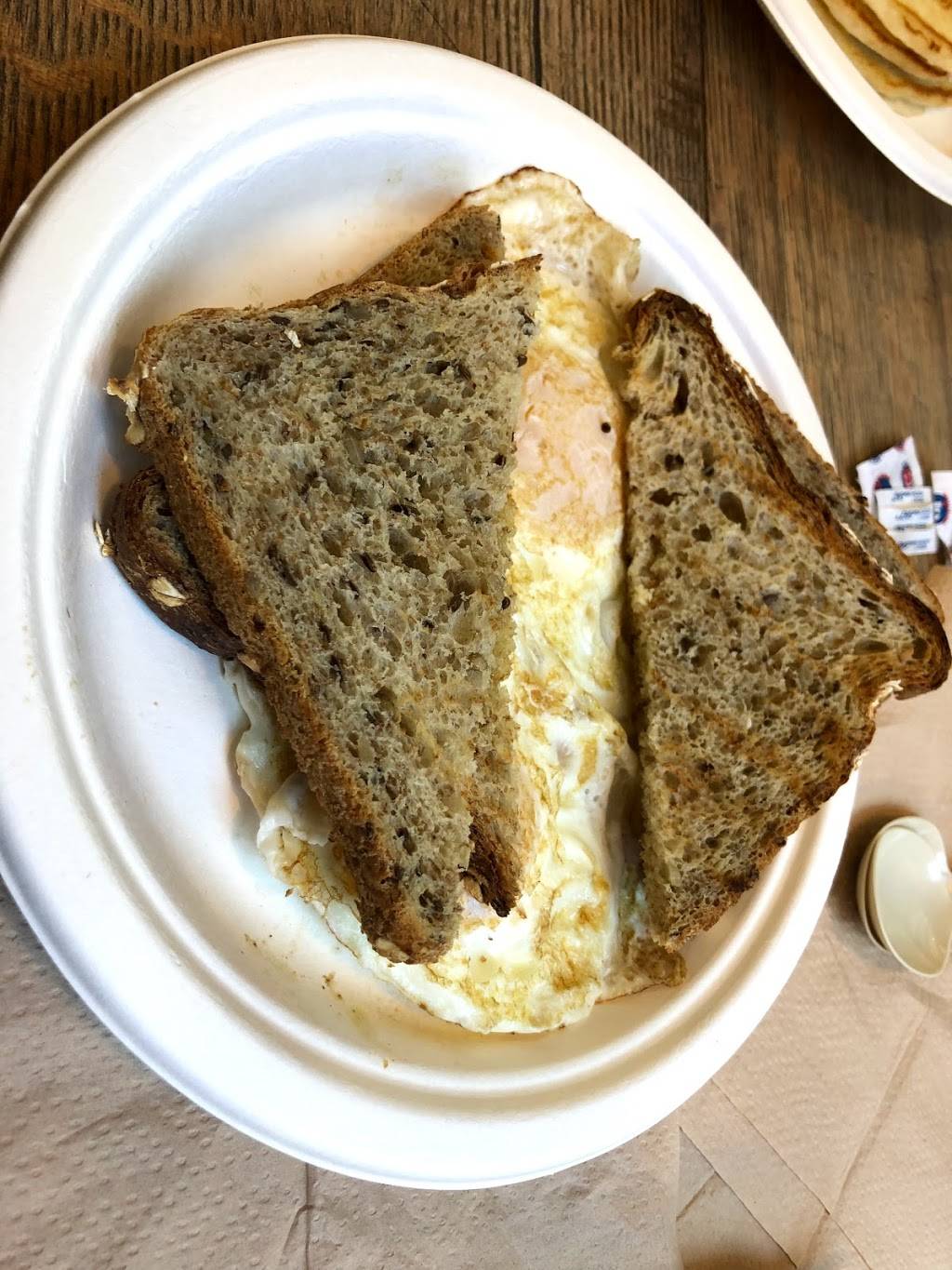 fresh&co | restaurant | 1381 Ave of the Americas, New York, NY 10019, USA | 2128737374 OR +1 212-873-7374