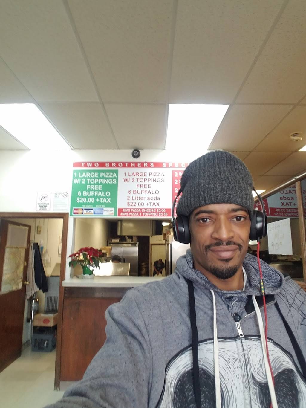 Two Brothers Pizza House | restaurant | 895 Noble Ave, Bridgeport, CT 06608, USA | 2033621788 OR +1 203-362-1788