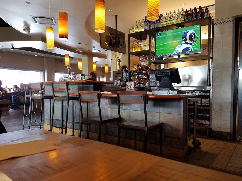 California Pizza Kitchen at Long Beach Marketplace | restaurant | 6417 E. Pacific Coast Hwy, Marketplace unit a-1, Long Beach, CA 90803, USA | 5625962775 OR +1 562-596-2775