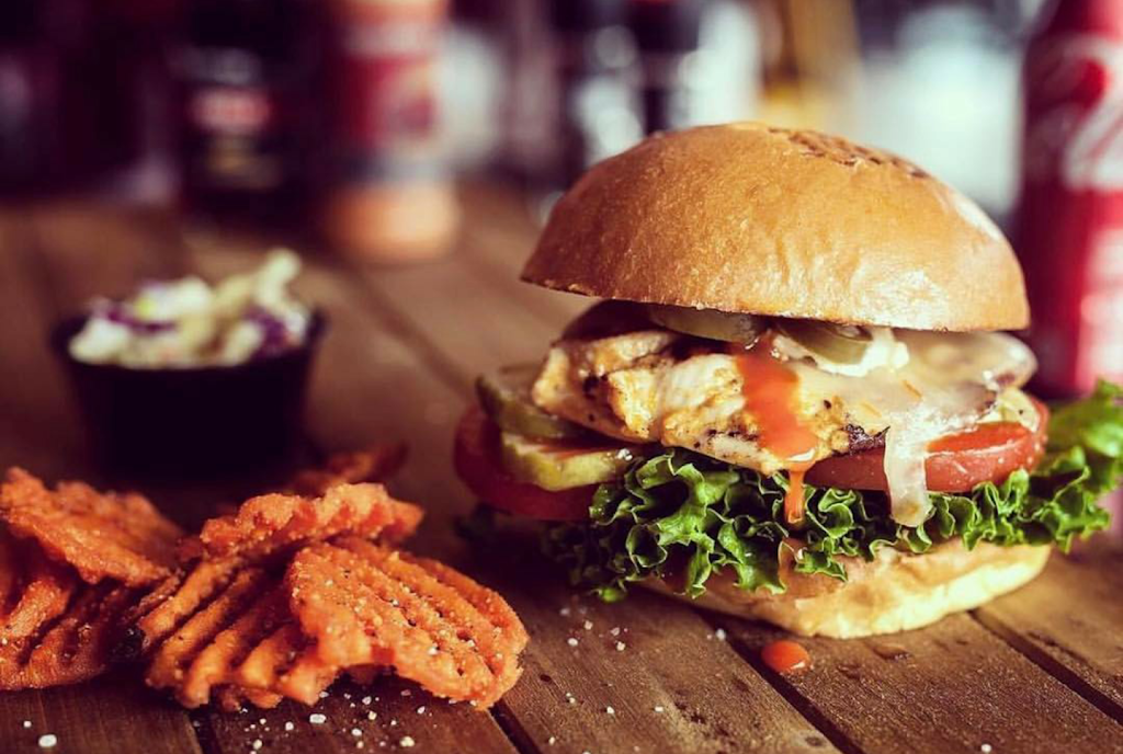 Famous Hamburger | restaurant | 44011 Ford Rd, Canton, MI 48187, USA | 7346671276 OR +1 734-667-1276