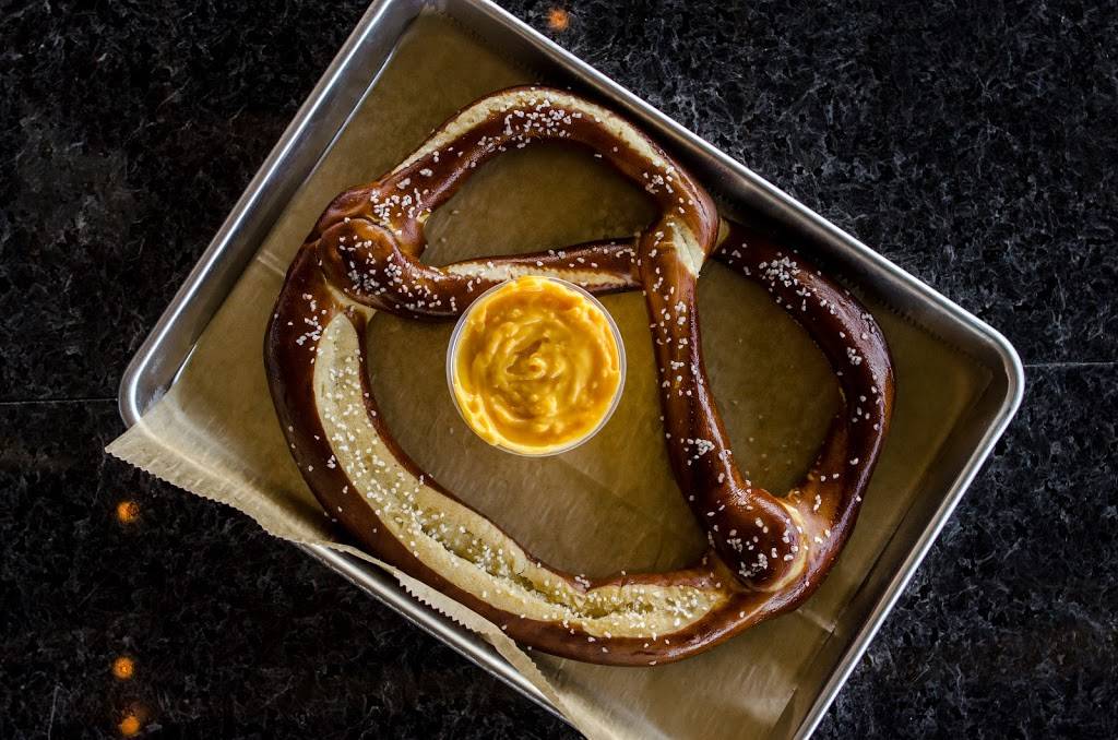 The Players Club At Lost Nation Sports Park - Bar and Grill | restaurant | 38630 Jet Center Pl, Willoughby, OH 44094, USA | 4409511531 OR +1 440-951-1531