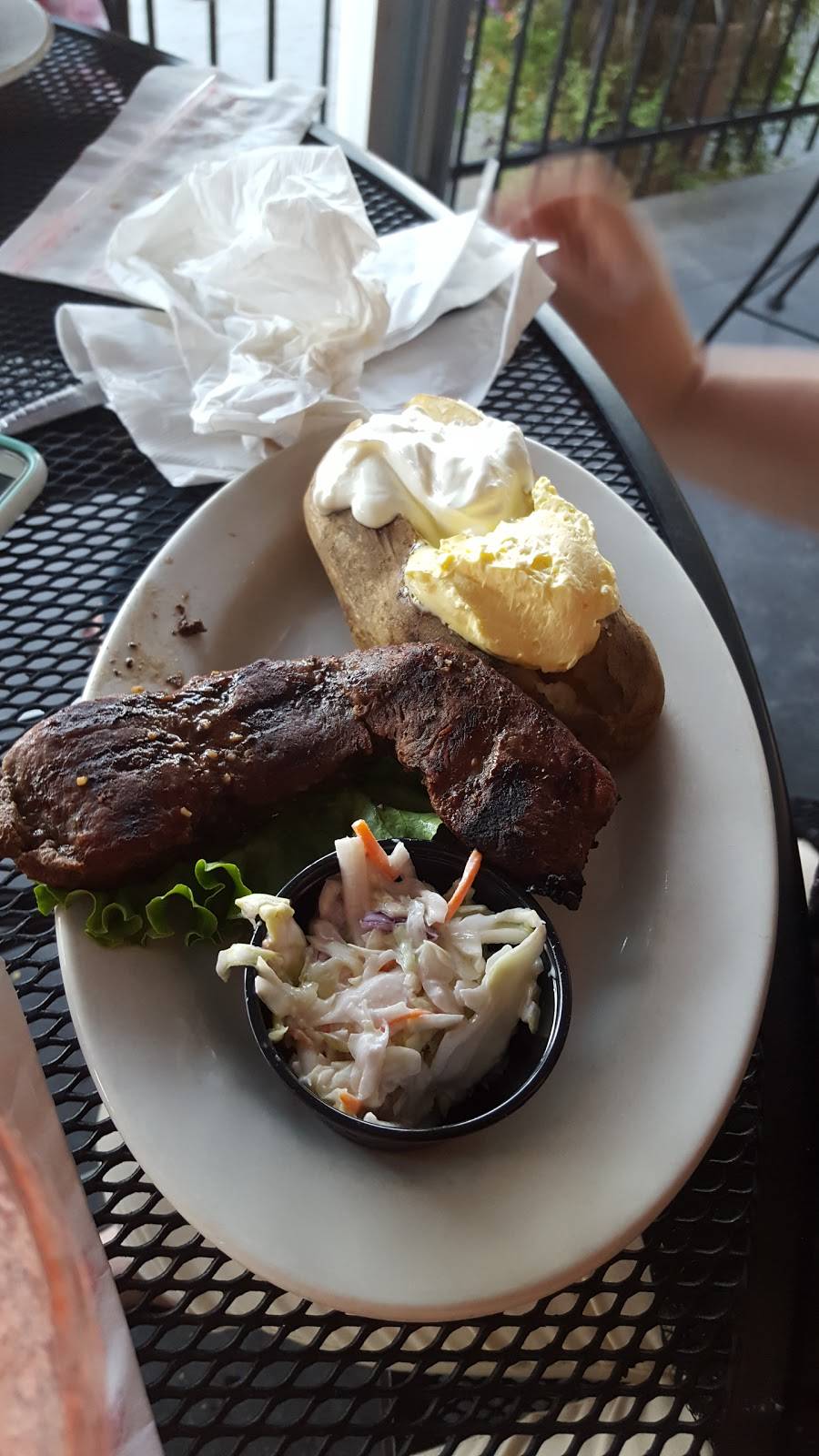 The Filling Station | restaurant | 305 E 35th St, Davenport, IA 52806, USA | 5633916954 OR +1 563-391-6954