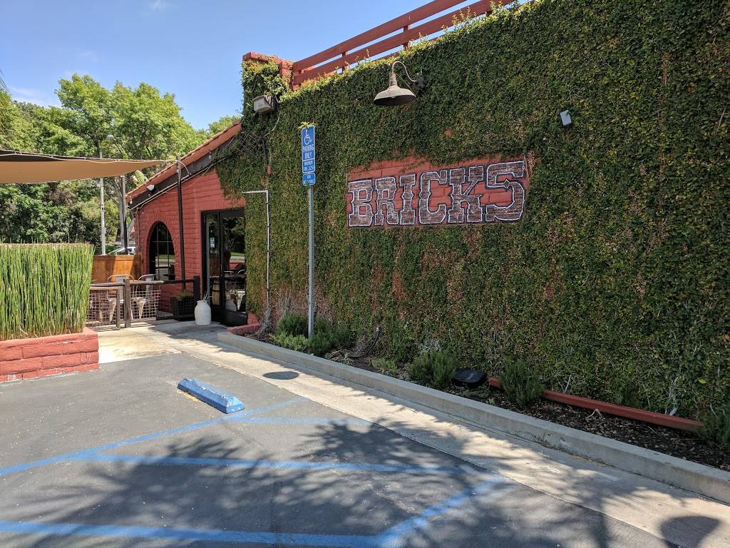 Bricks | restaurant | 23820 Lyons Ave, Santa Clarita, CA 91321, USA | 6612861091 OR +1 661-286-1091