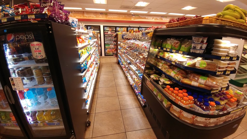 Royal Farms | meal takeaway | 2050 Fleet St, Baltimore, MD 21231, USA | 4103874330 OR +1 410-387-4330