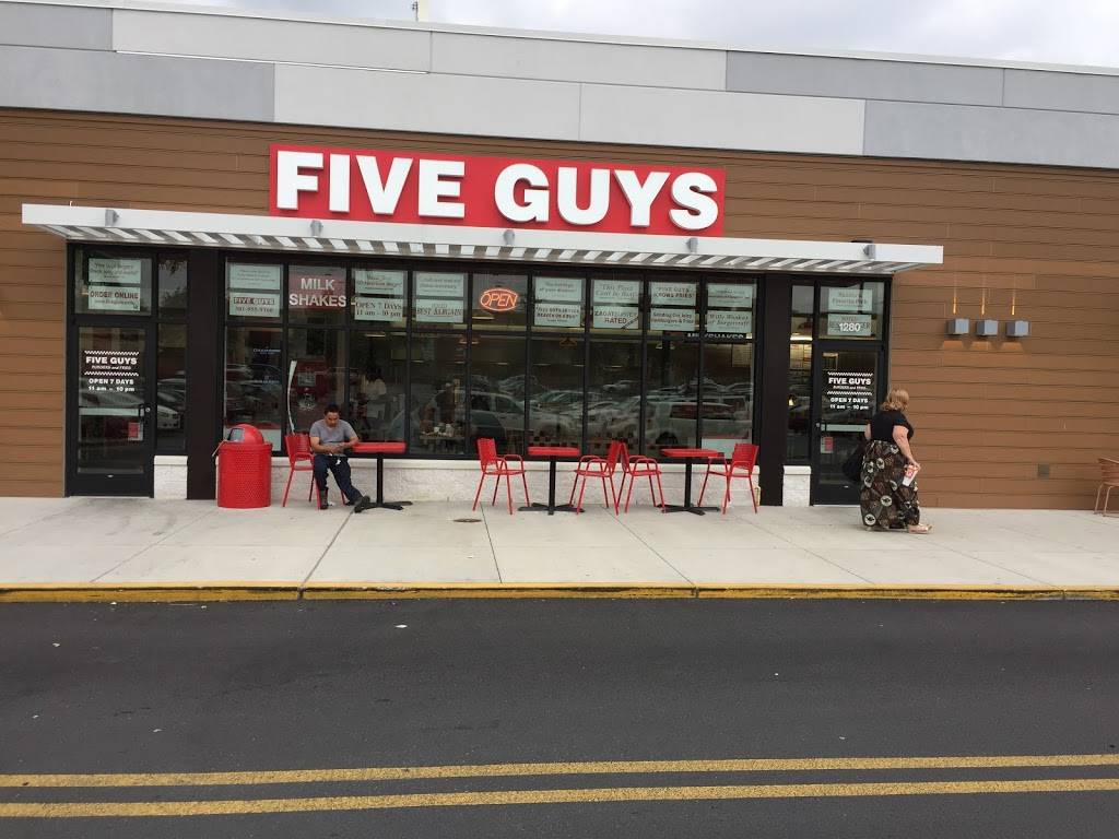 Five Guys | meal takeaway | 3500 East-West Hwy, Hyattsville, MD 20782, USA | 3019559160 OR +1 301-955-9160