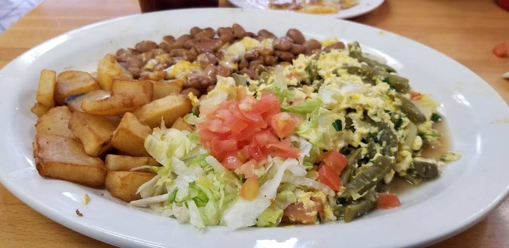 Carrillos Mexican Food | restaurant | 151 W Bullard Ave #101, Clovis, CA 93612, USA | 5593255688 OR +1 559-325-5688